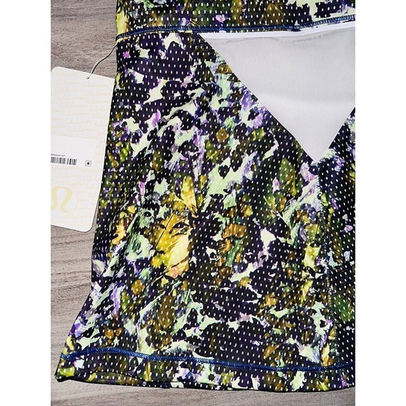 C2 Lululemon Running the City Tank Floral Sport Shirt NWT White Size 4 Built in - Picture 6 of 7